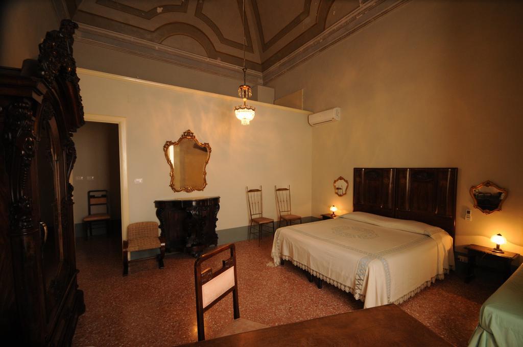 גלטונה Palazzo Leuzzi B&B מראה חיצוני תמונה